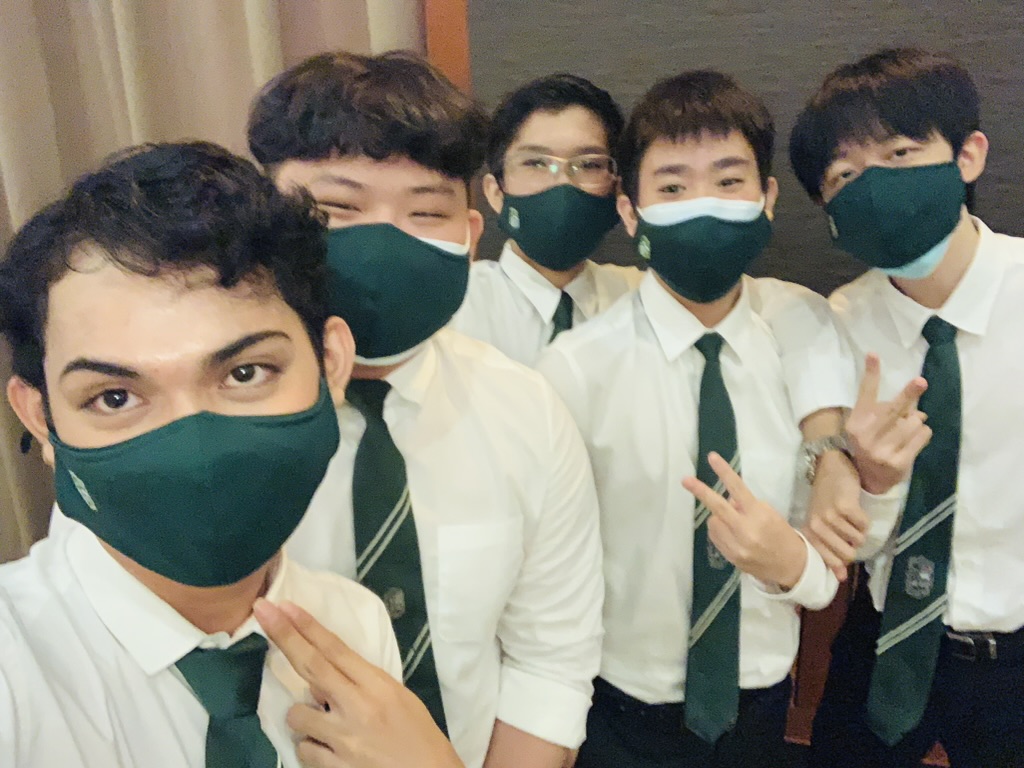 Classmates at SFI